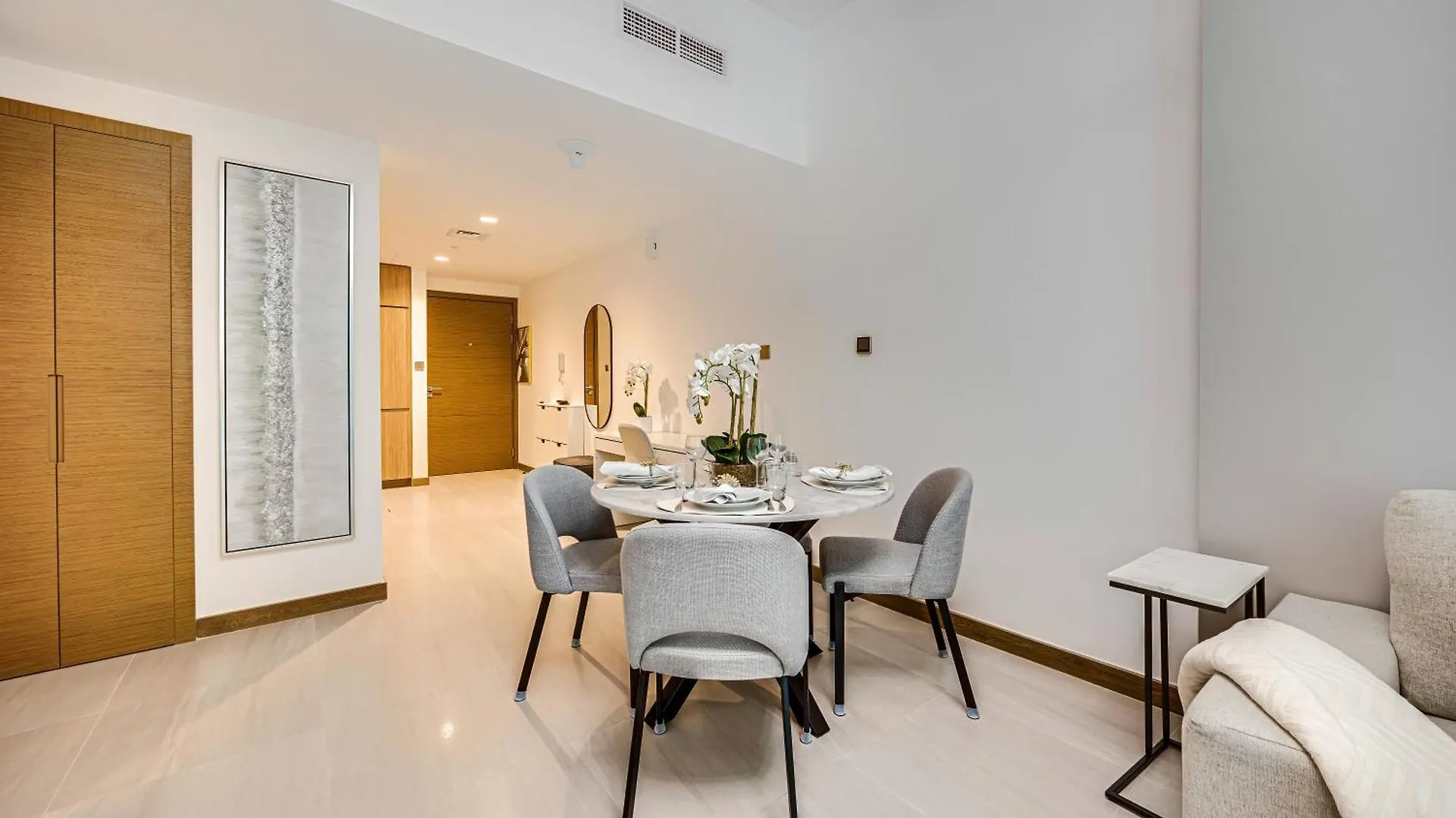 דירות דובאי Brand New 1Bd In Missoni Business Bay