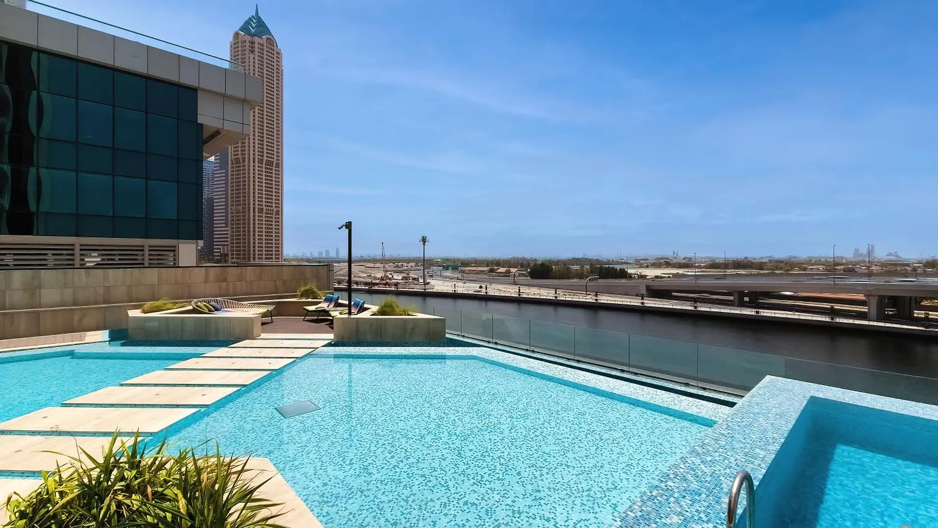 דירות דובאי Brand New 1Bd In Missoni Business Bay